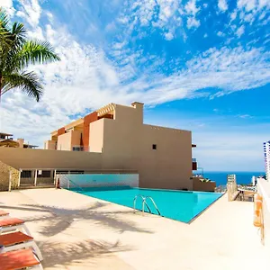 https://paraiso-pool-and-sea-view.in-canary-islands.com